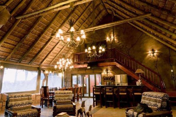 Tshukudiba Game Lodge Tom Burke Exteriér fotografie